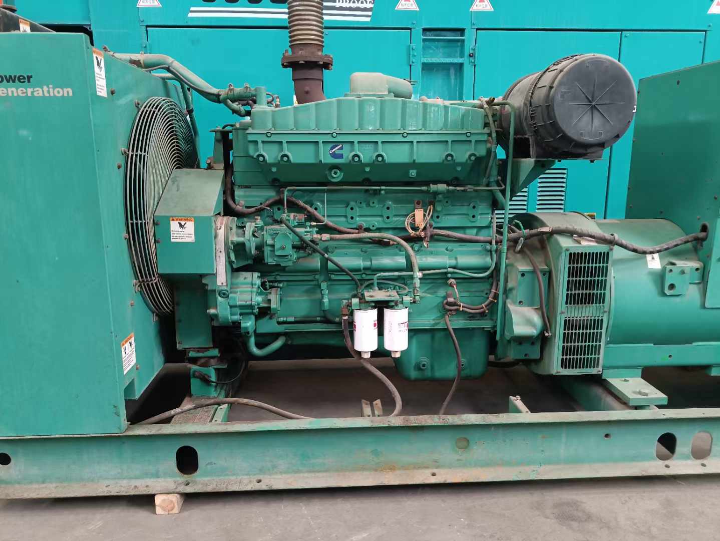 邻水过载会对 600kW 柴油发电机组造成哪些损害？