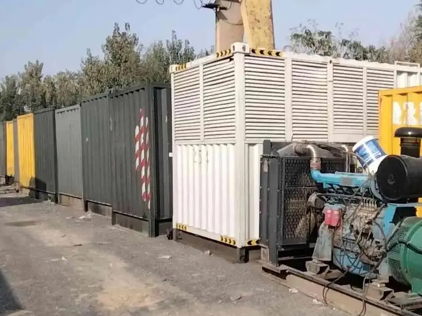 邻水200KW柴油发电机机组每小时油耗是多少？